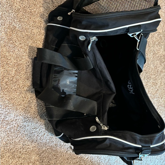 Mn wild duffle bag. - Picture 3 of 3